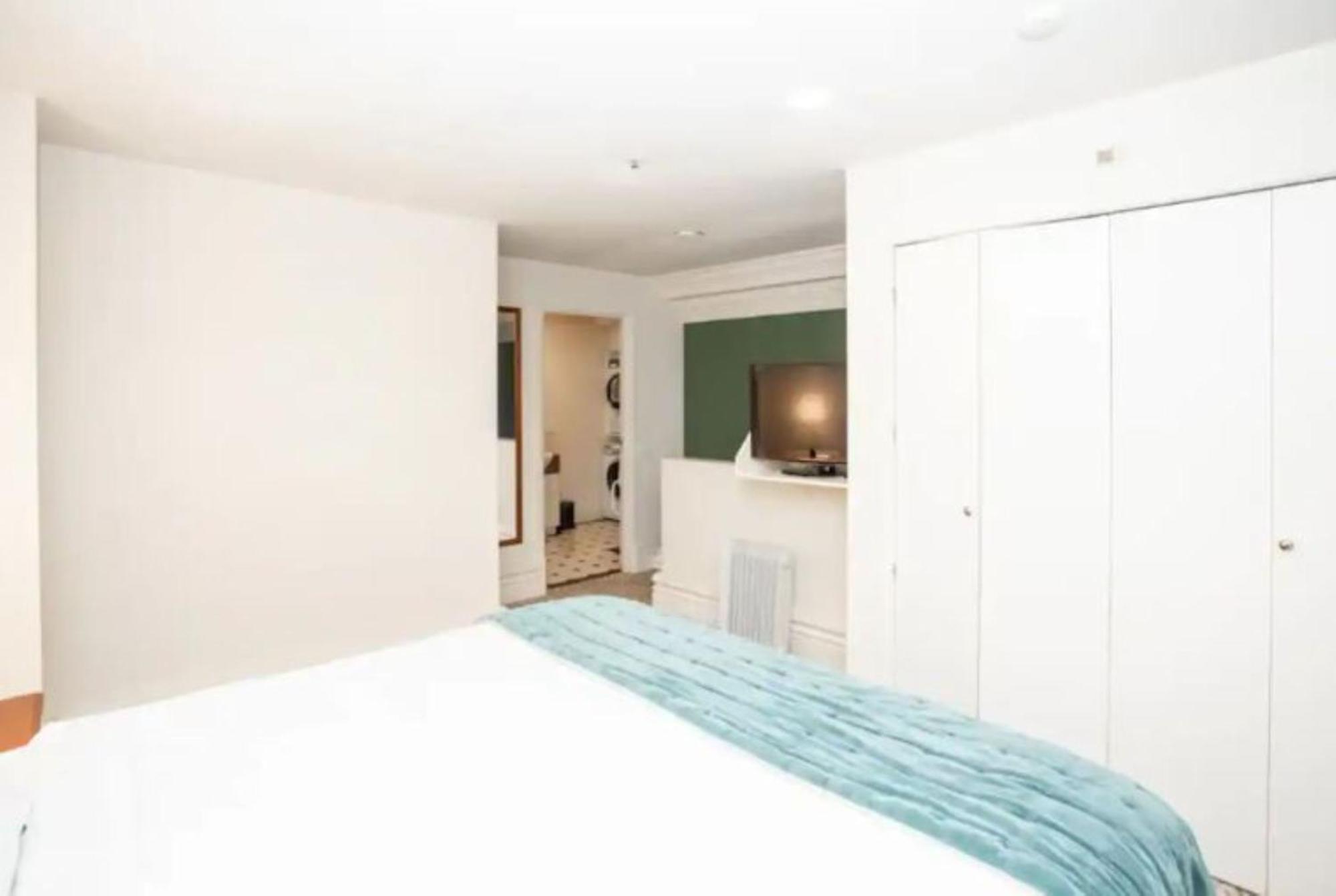 Beauty In The Cbd - 1Bed Free Parking Pool Appartement Christchurch Buitenkant foto