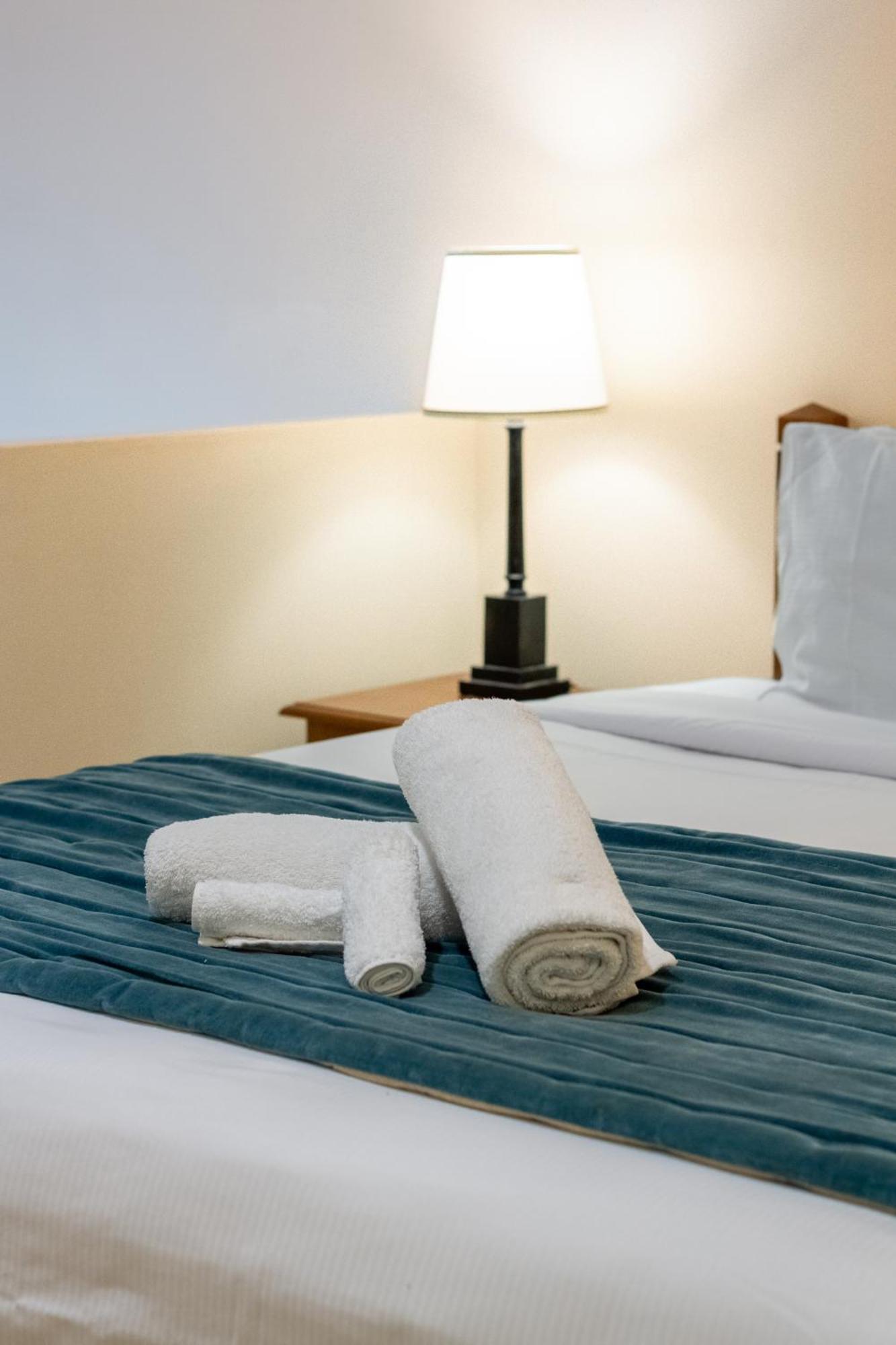 Beauty In The Cbd - 1Bed Free Parking Pool Appartement Christchurch Buitenkant foto
