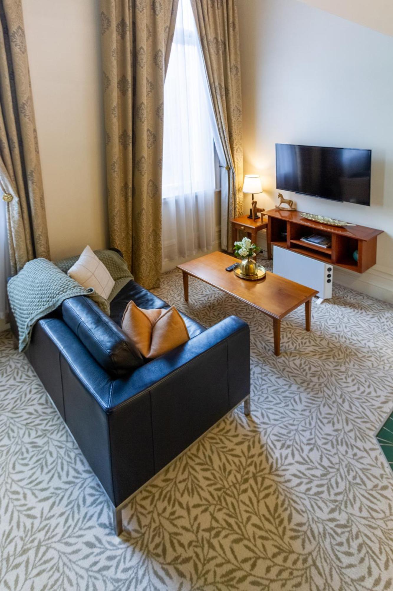 Beauty In The Cbd - 1Bed Free Parking Pool Appartement Christchurch Buitenkant foto