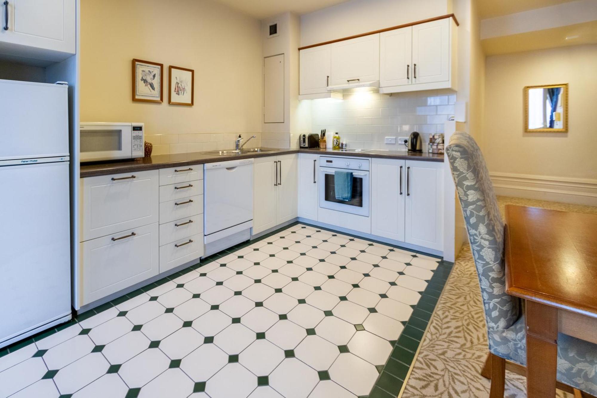 Beauty In The Cbd - 1Bed Free Parking Pool Appartement Christchurch Buitenkant foto