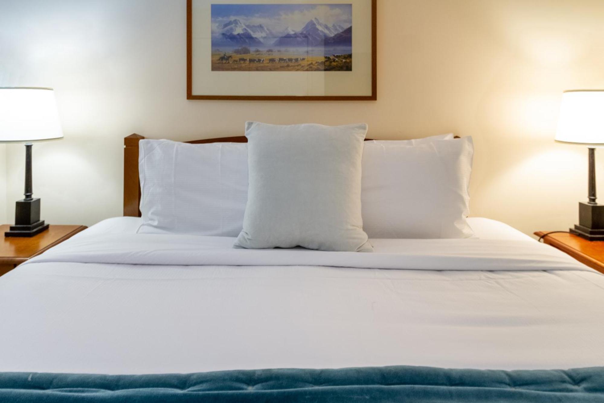Beauty In The Cbd - 1Bed Free Parking Pool Appartement Christchurch Buitenkant foto